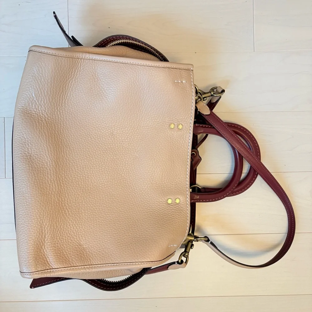 Retail Coach 1941 Rogue 30 Beechwood with leather appliqué rhinestone. - Picture 4 of 16